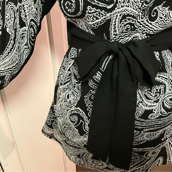 Paisley Tie-Waist Kimono Top B&W Bell Sleeve Asian Inspired - Picture 5 of 12